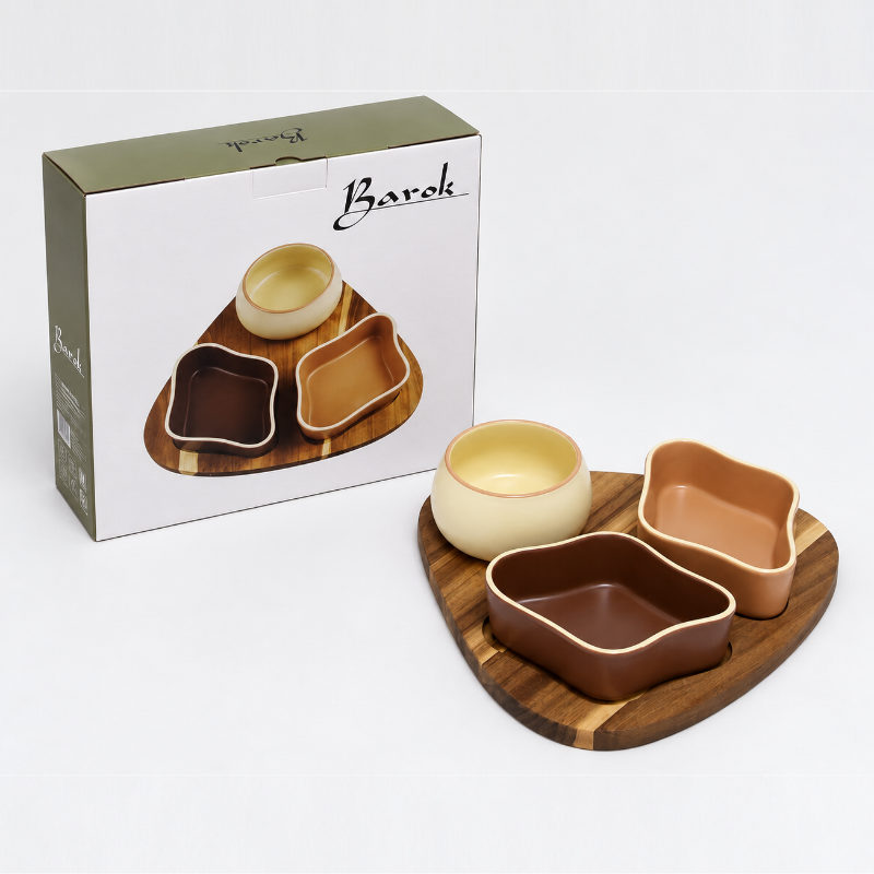 Set_keramickih_posuda_na_dasci_46528_w3